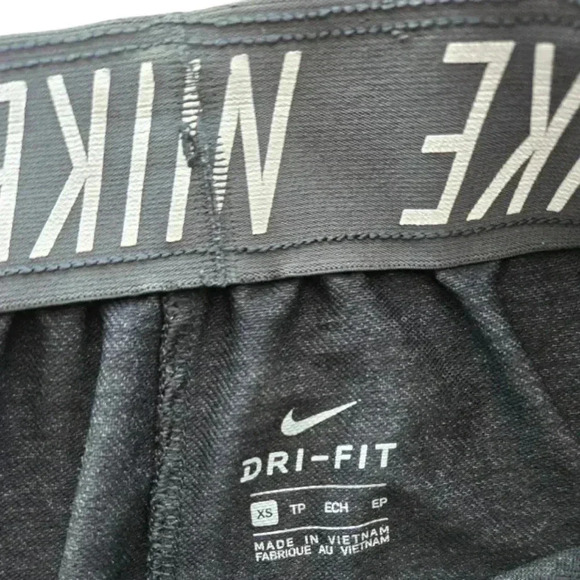 Nike Women Dri Fit Shorts, Size X Small - Picture 5 of 5